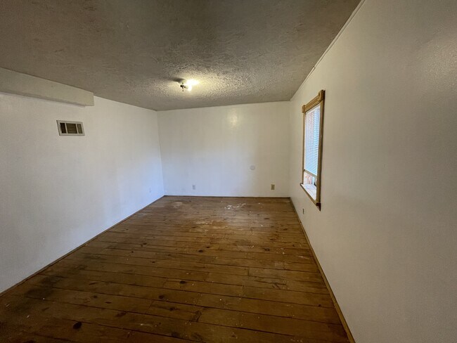 Building Photo - 131 Bellmont Dr