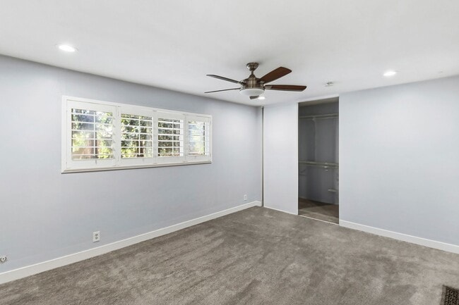 Building Photo - North Davis Condo-Available