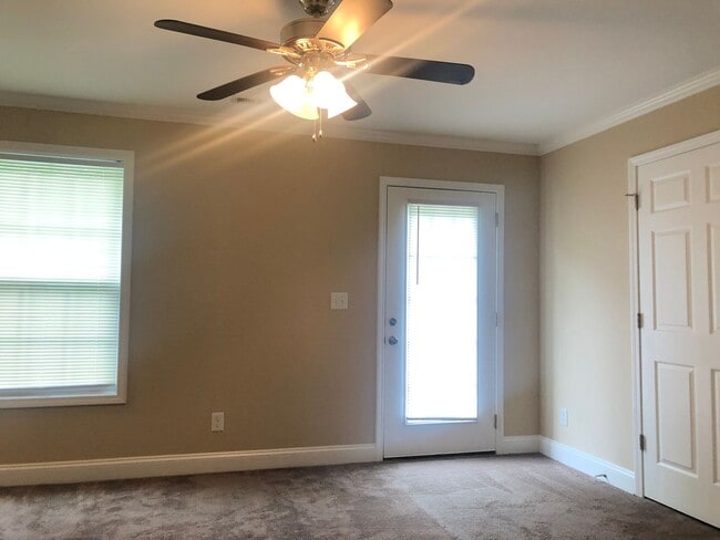 Building Photo - Available to Show