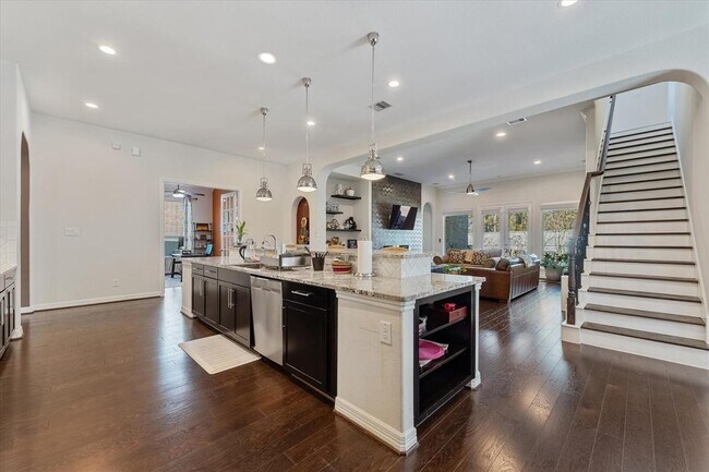 Building Photo - 10442 Lake Palmetto Dr