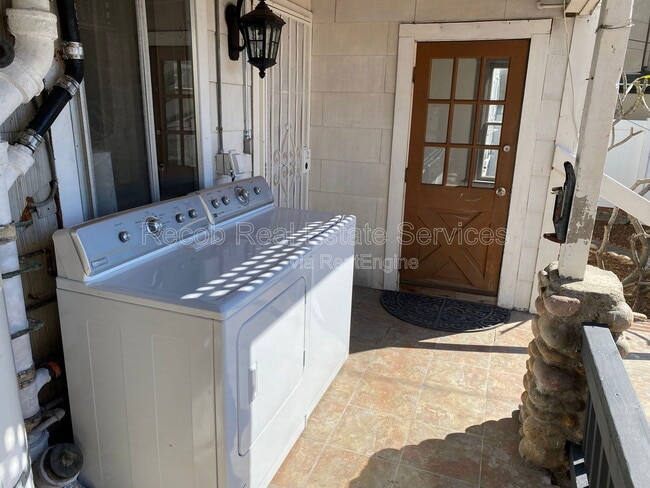 Building Photo - 4288 Cleveland Ave