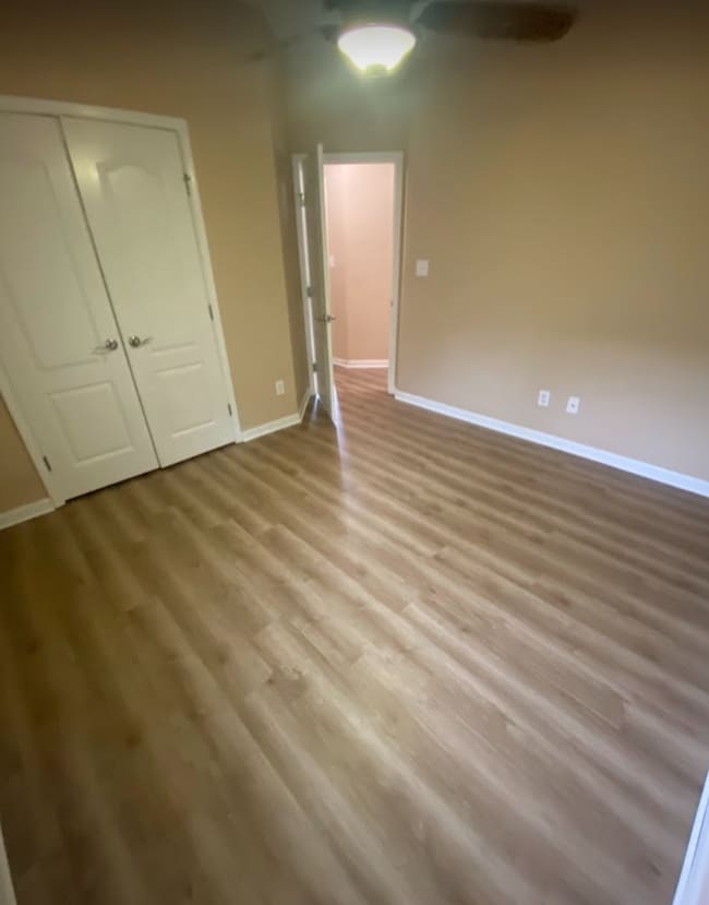 Building Photo - 250 Oxmoor Pl