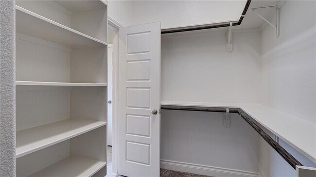 Building Photo - 531 Field Corn Ln
