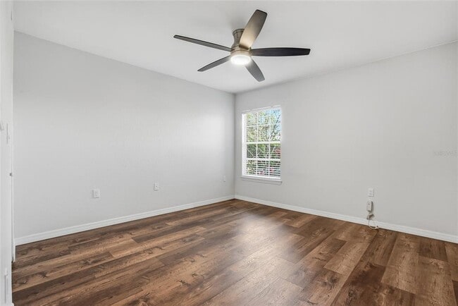 Building Photo - 8809 Manor Loop