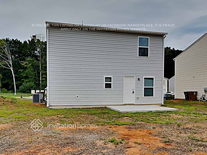 Building Photo - 3802 Miller Dr