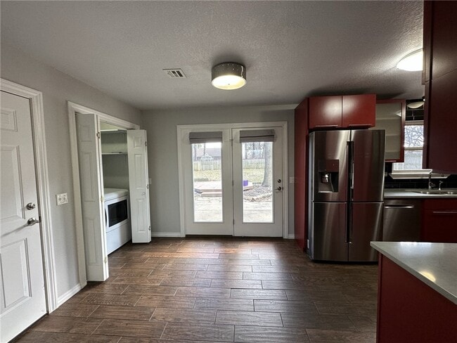 Building Photo - 1004 SE 4th St