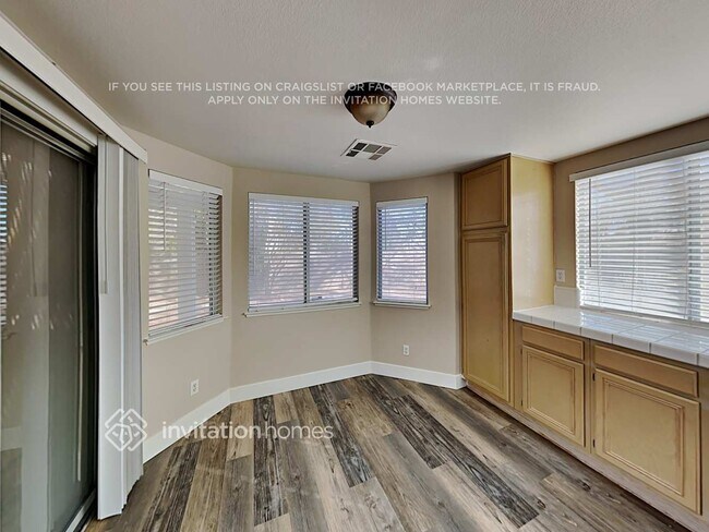 Building Photo - 4536 Mancilla St