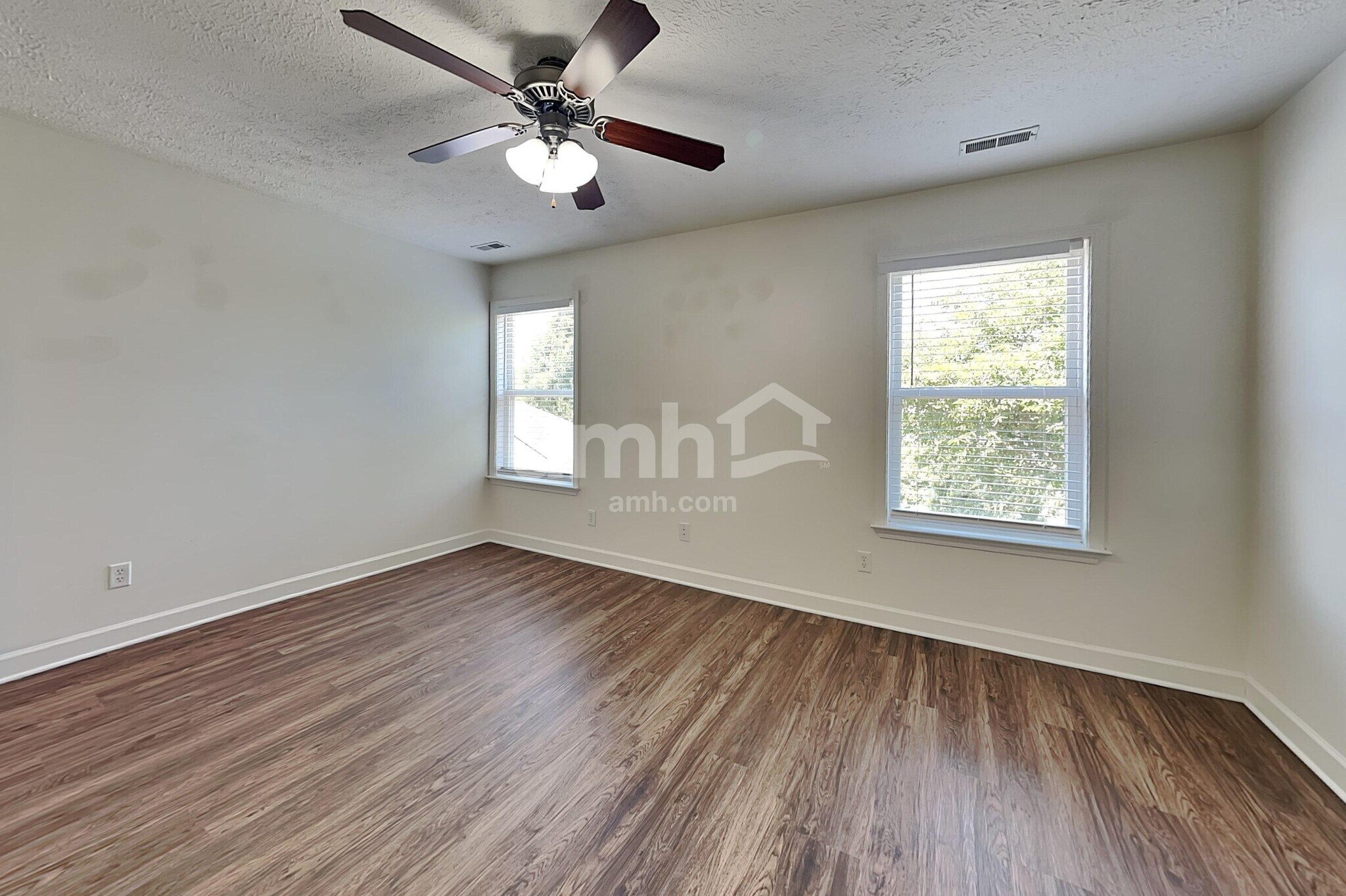 Building Photo - 1504 Beaconcrest Cir