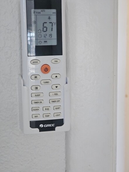 Building Photo - 5159 Clinton St