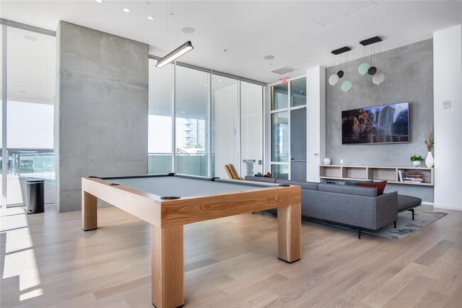 Building Photo - 301 West Ave