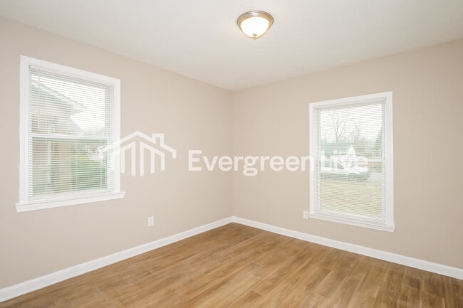 Building Photo - 3926 Kerwin Dr