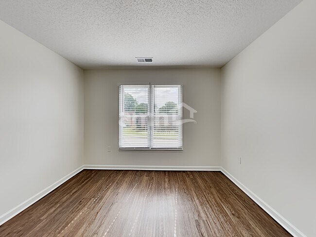 Building Photo - 1838 Oak Springs Dr