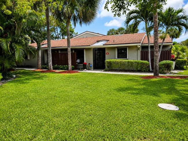 Building Photo - 51 Meadows Dr