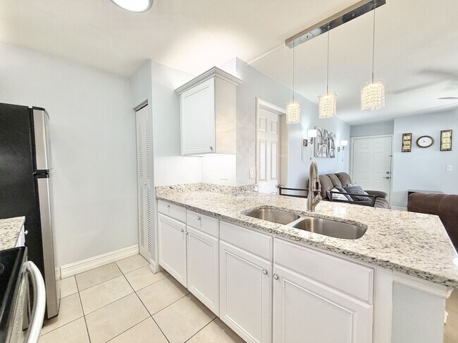 Building Photo - ** GRANADA LAKES ** 1 BED / 1 BATH CONDO - GREAT LOCATION - SMALL PET OK! - ANNUAL RENTAL