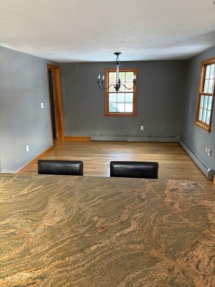 Building Photo - 16 Pelham St