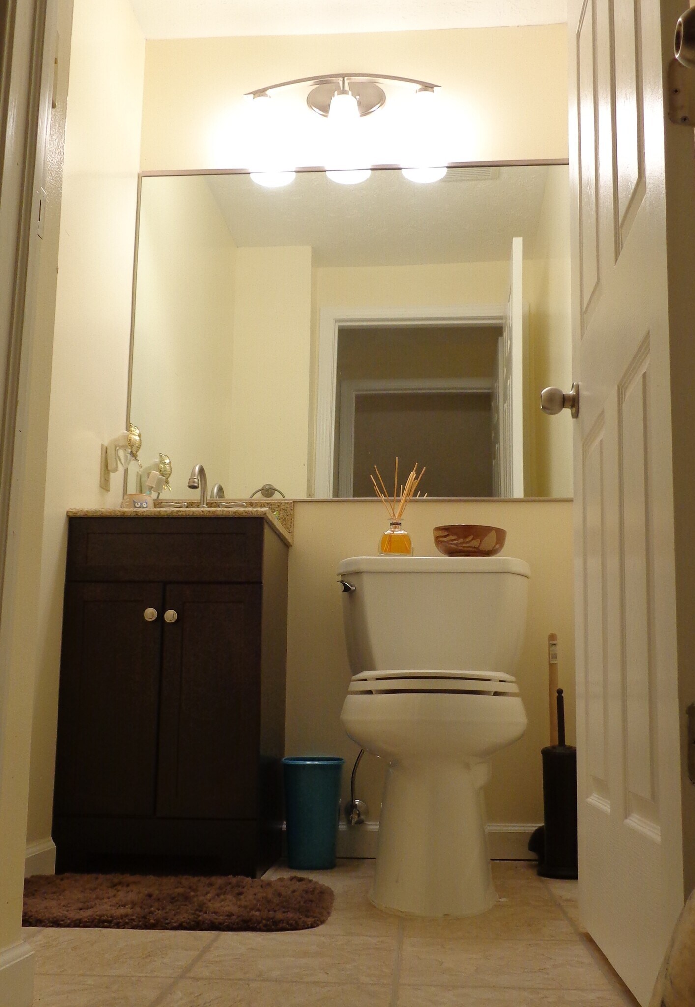 Powder Room - 503 Cortland Dr E