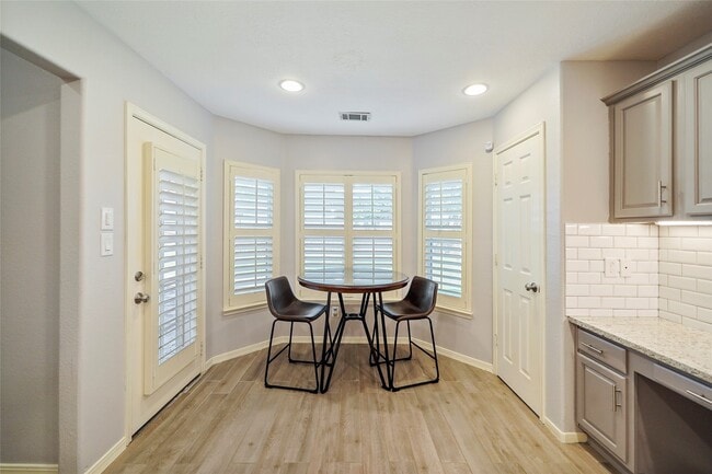 Building Photo - 18619 Camellia Estates Ln