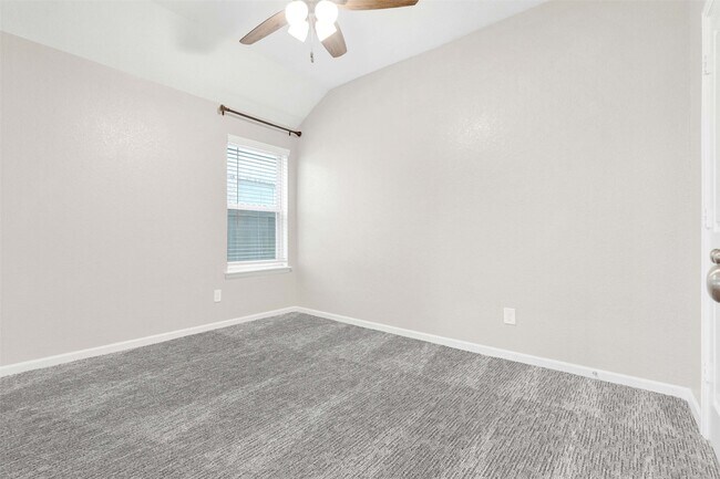 Building Photo - 30023 Vallonea Oak