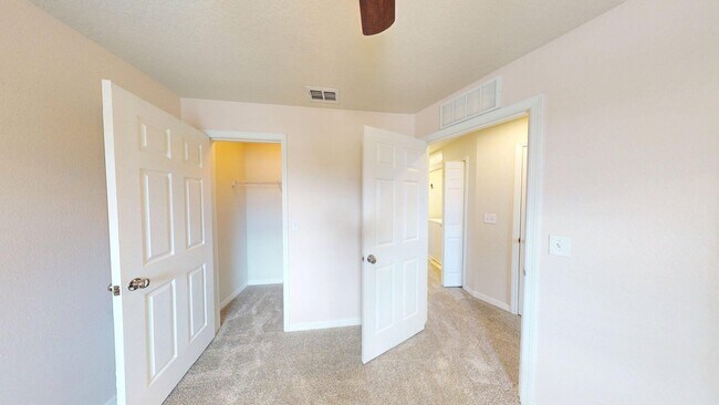 Building Photo - 3 BR 2.5 BA   TOWNHOME  - Bayberry Subdivi...