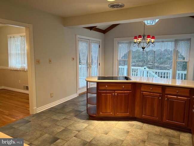 Building Photo - 6830 Pacific Ln