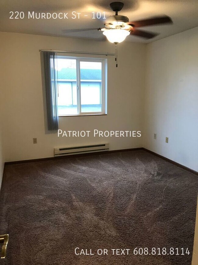 Building Photo - 220 Murdock St