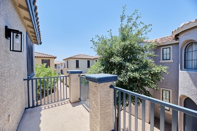Building Photo - 2340 W Dusty Wren Dr