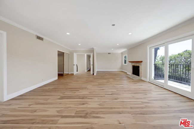 Building Photo - 16608 Park Ln Cir