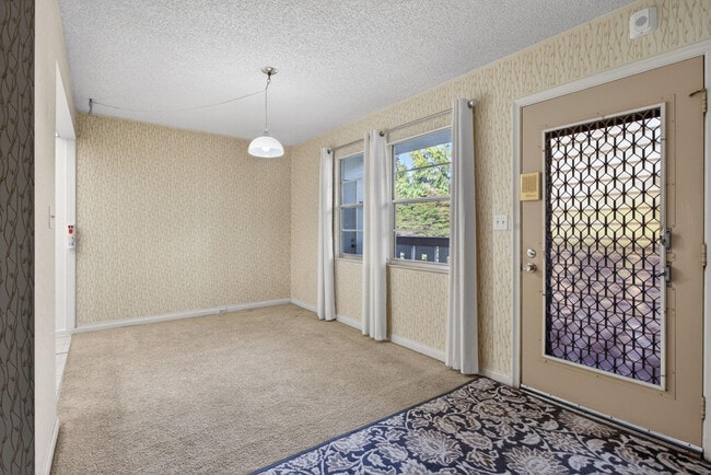 Building Photo - 1904 Bermuda Cir