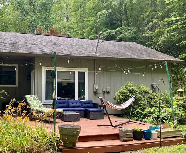 Backyard Deck - 276 Crooked Creek Ln