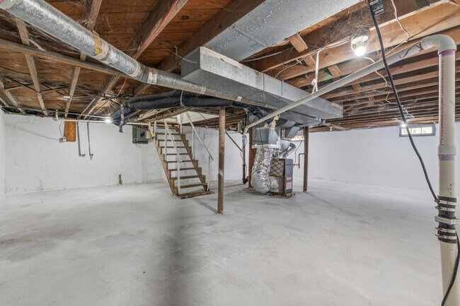 Building Photo - 2442 Morton St