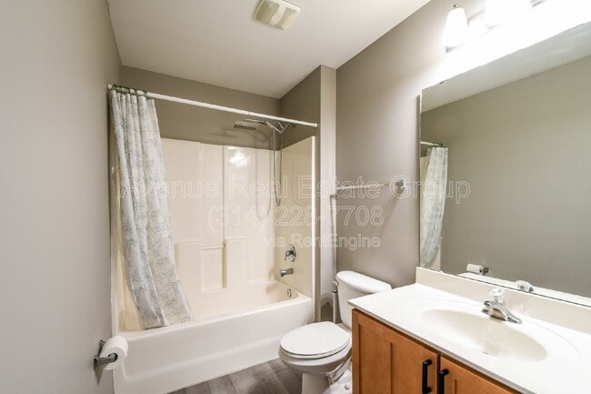 Building Photo - 404 N Sarah St