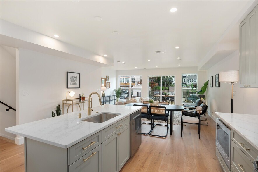 Large island - 318 Webster St NW