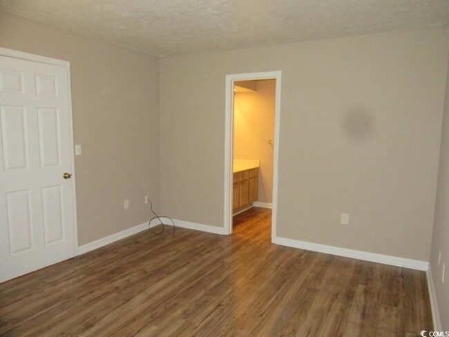 Building Photo - 4107 Pinehurst Cir