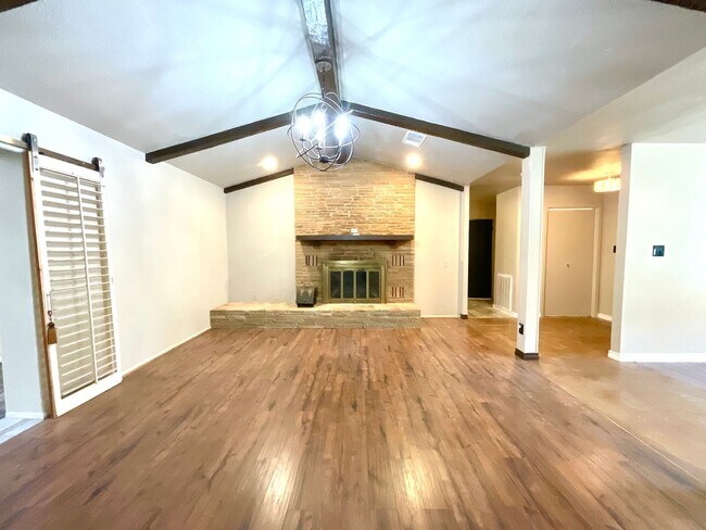 Building Photo - 5303 Shady Oak Cir