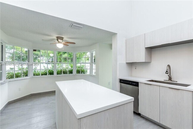 Building Photo - 18420 SW 77th Ct