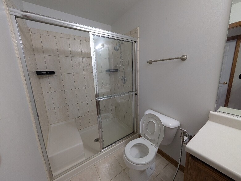 Building Photo - 559 Goodwin Dr