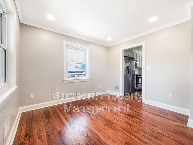 Building Photo - 103 Robin Hood Rd