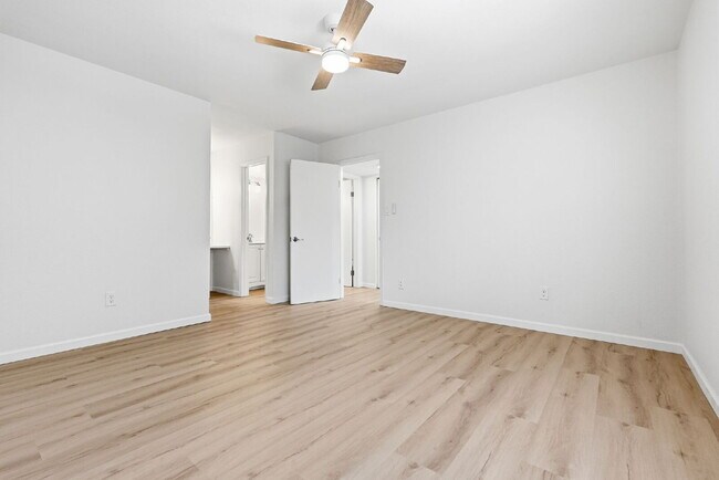 Building Photo - Stunning Fully Remodeled 3 Bed, 2 Bath Home in Conveniently-Located Northglenn!
