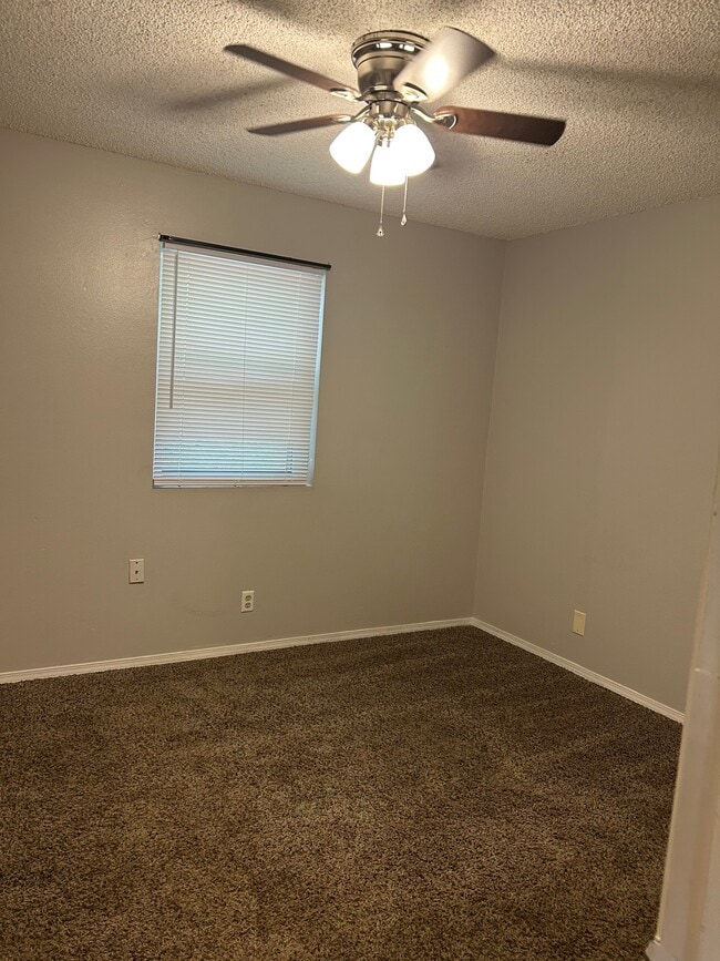 Building Photo - 220 Brooke Lynn Dr
