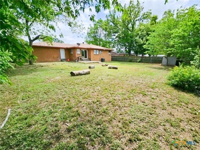 Building Photo - 2506 Bluejay Dr