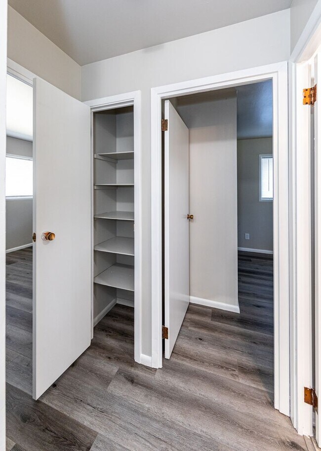 Building Photo - Newly Remodeled 3 Bedroom Home in Central Location