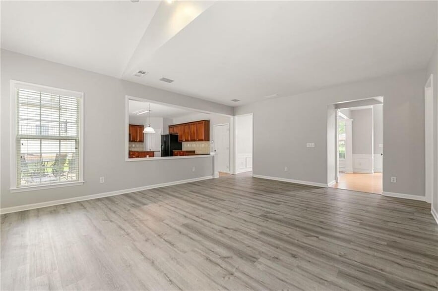 Building Photo - 28 Crystal Downs Way NE