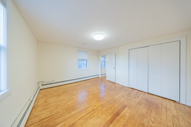 Building Photo - 1026 Chestnut St