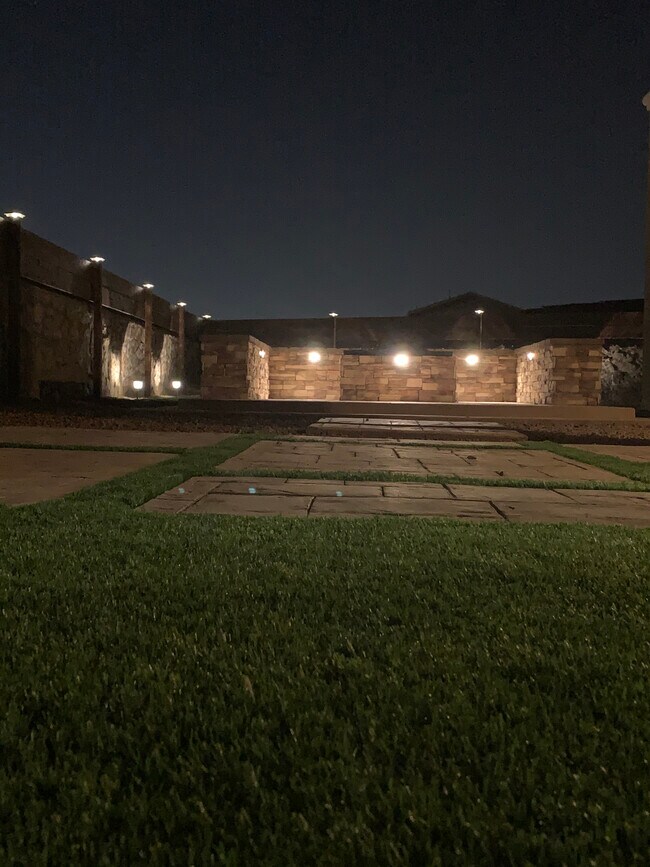 Building Photo - 2600 Snowy Rock Pl