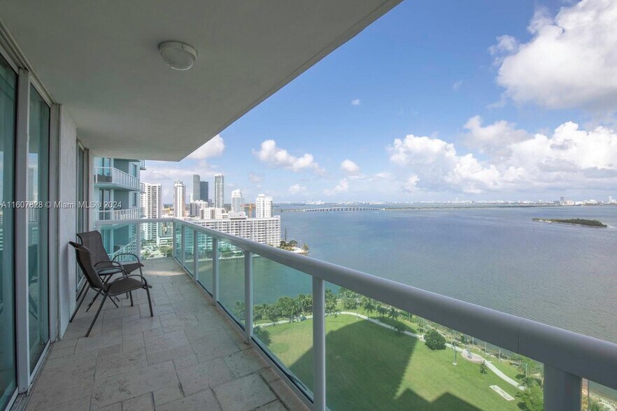 Building Photo - 1800 N Bayshore Dr