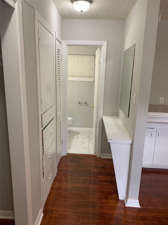 Building Photo - 8715 Timberside Dr