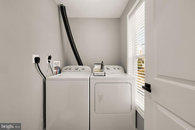 Building Photo - 4240 34th St