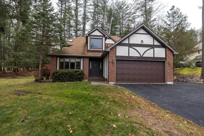 Primary Photo - 48 Hemlock Ln