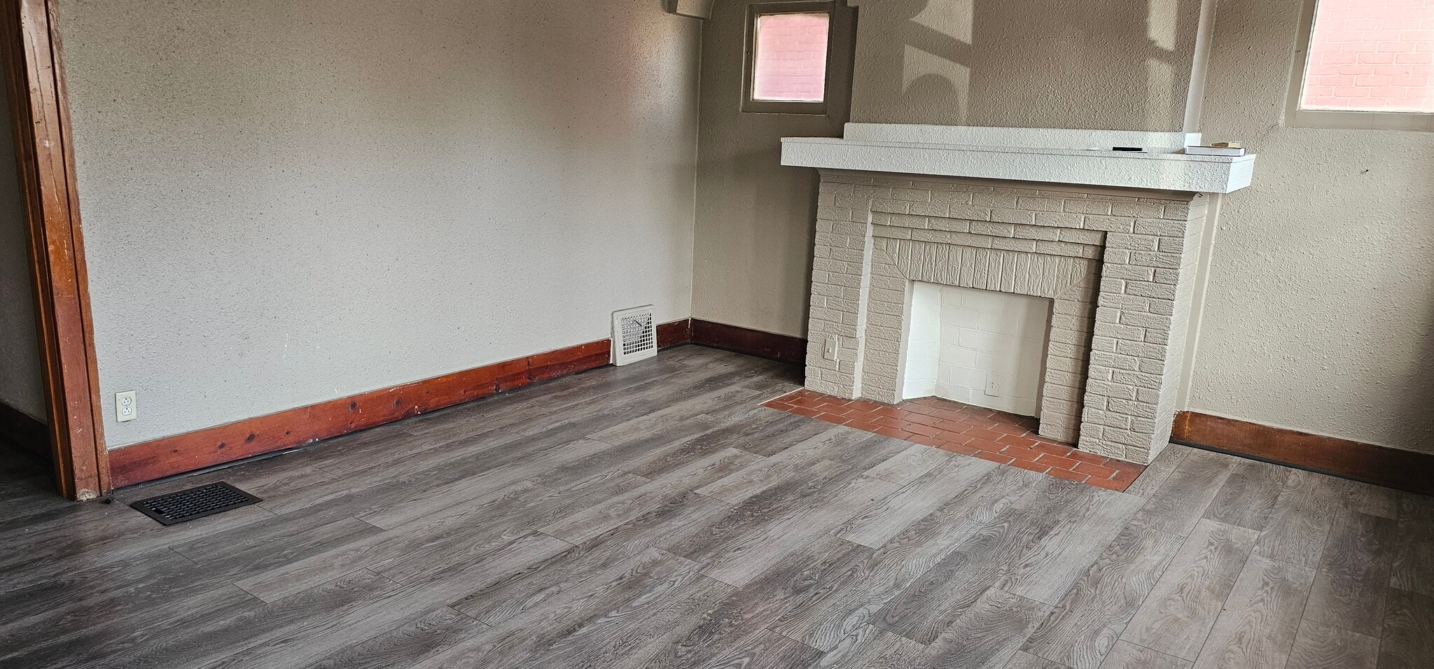 Building Photo - 1719 Central St