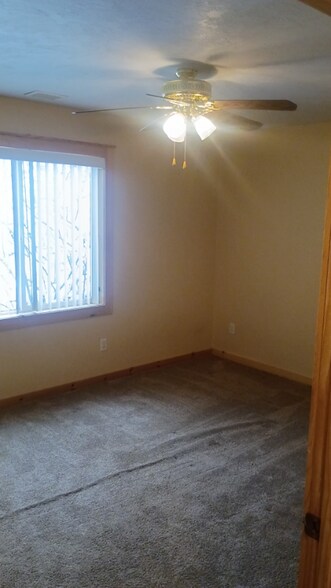 Building Photo - 147 Sunrise Ln